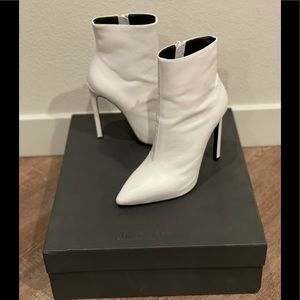 Tony Bianco white Freddie boots size 5.5